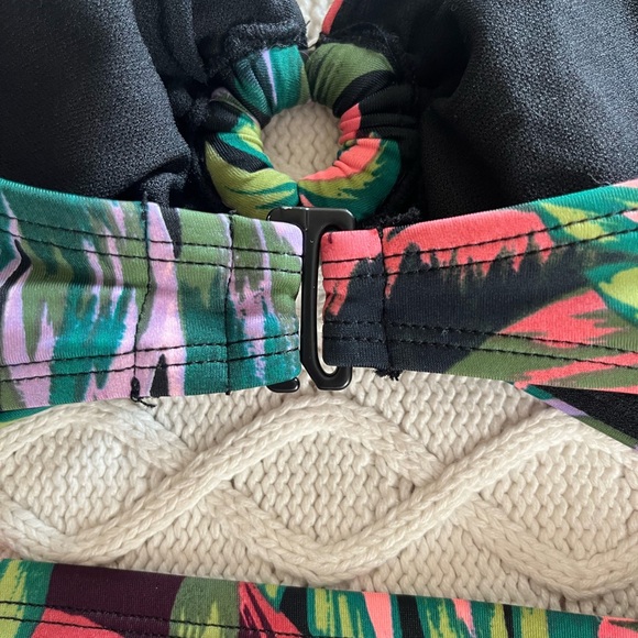 Time & Tru Tropical Print High Waisted One piece with Cutout Size L (12-14) - Picture 12 of 14